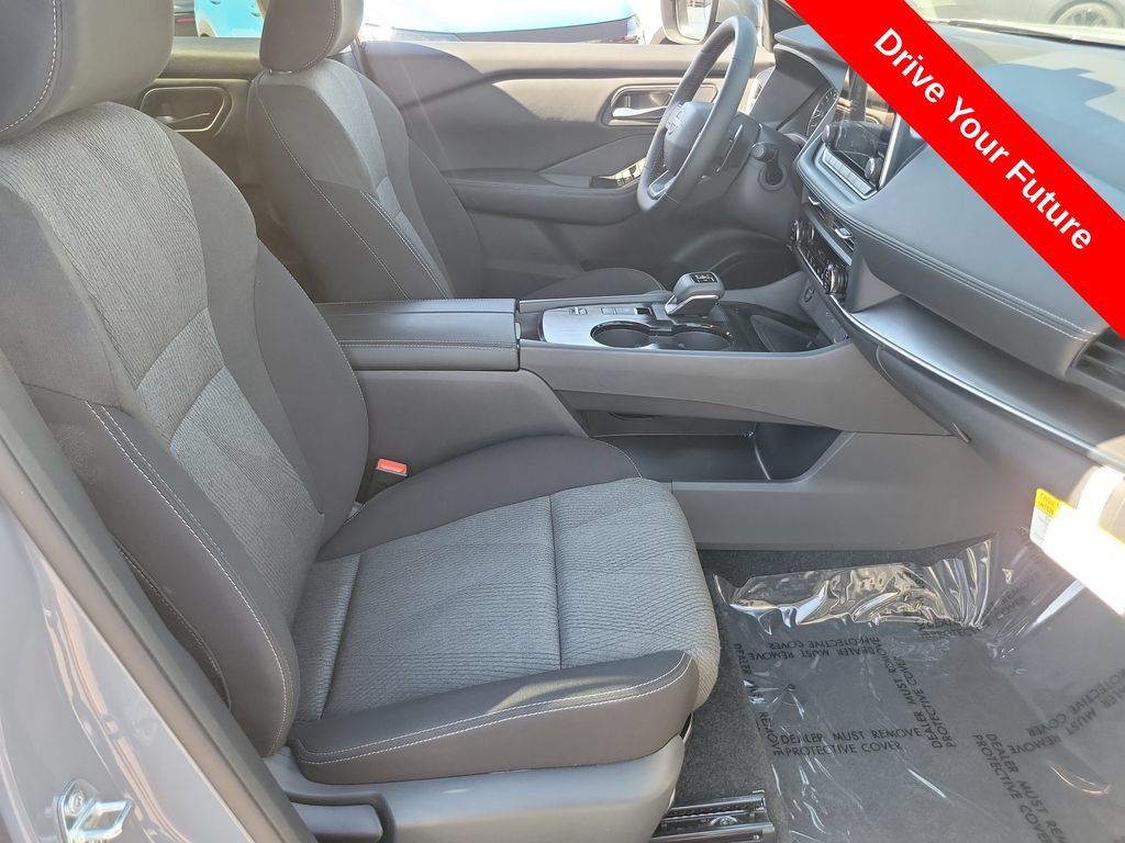 Used 2026 Nissan Rogue SV FWD image 18