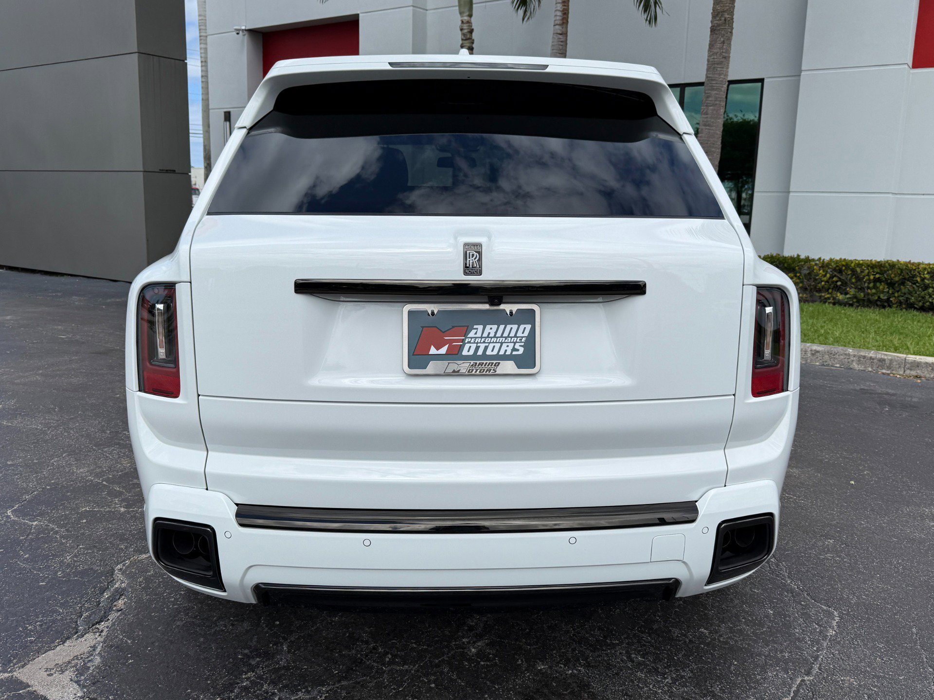 Used 2025 Rolls-Royce Cullinan Black Badge image 16