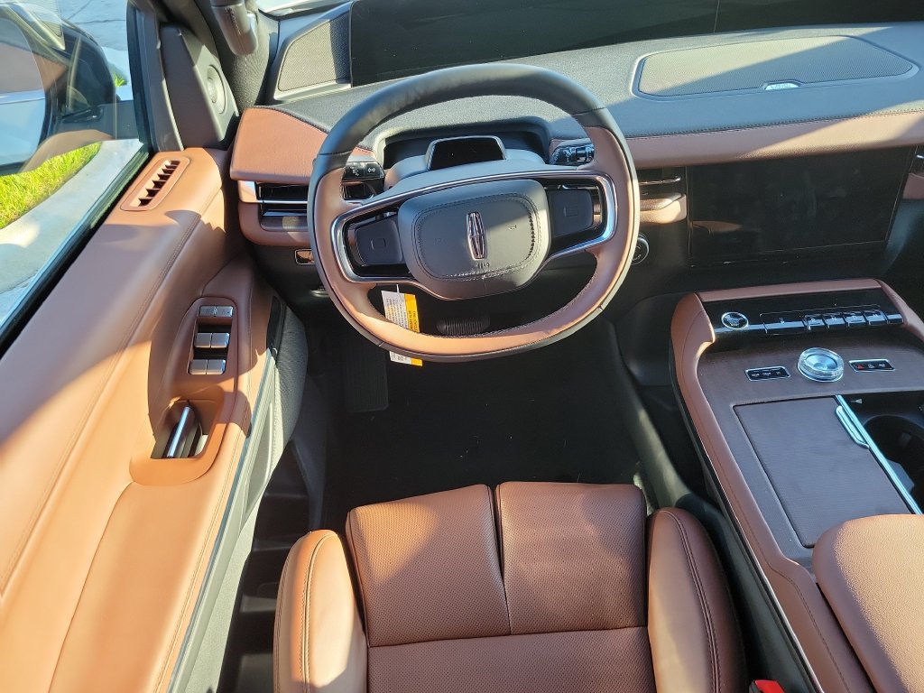 New 2027 Lincoln Navigator L Reserve AWD/4WD image 13