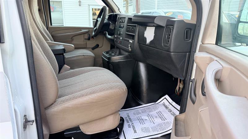 Used 2011 Chevrolet Express 2500 RWD image 11