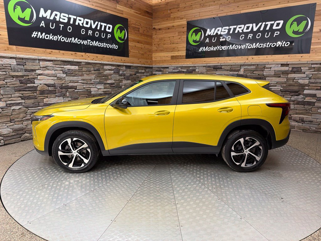 Used 2024 Chevrolet Trax RS w/ Driver Confidence Package FWD image 3