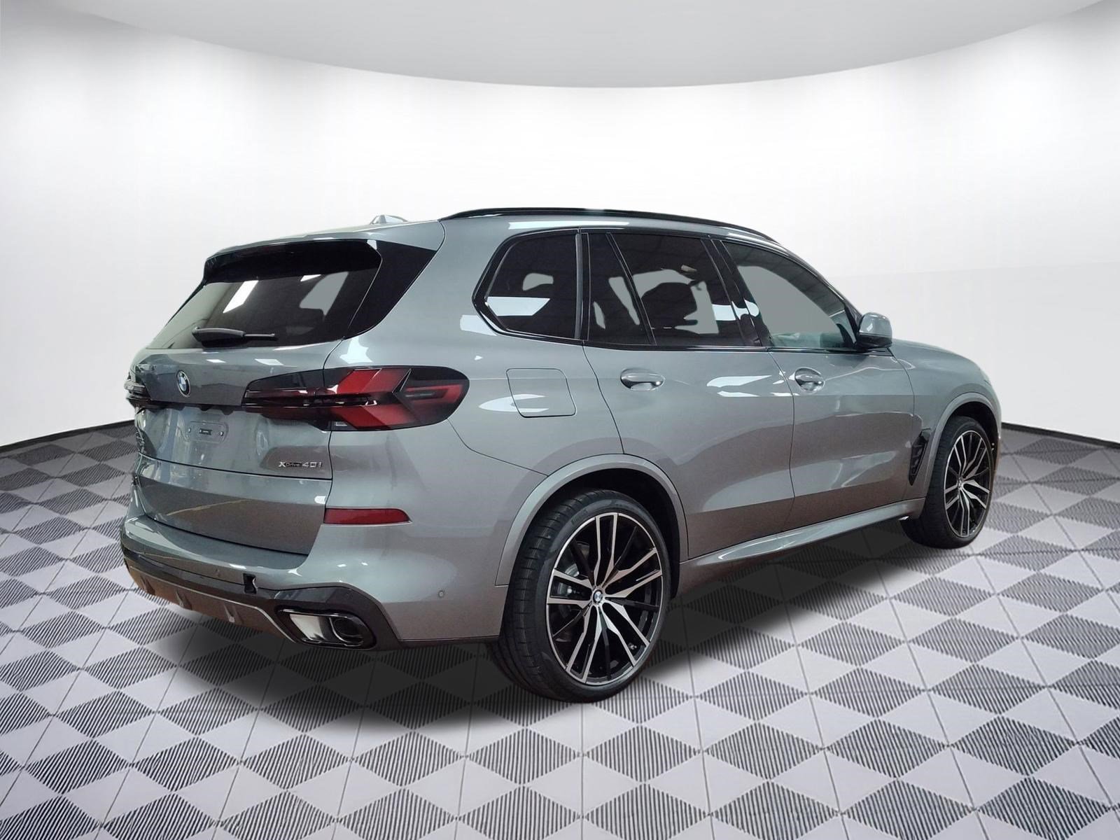 Used 2026 BMW X5 xDrive40i w/ M Sport Package AWD/4WD image 8