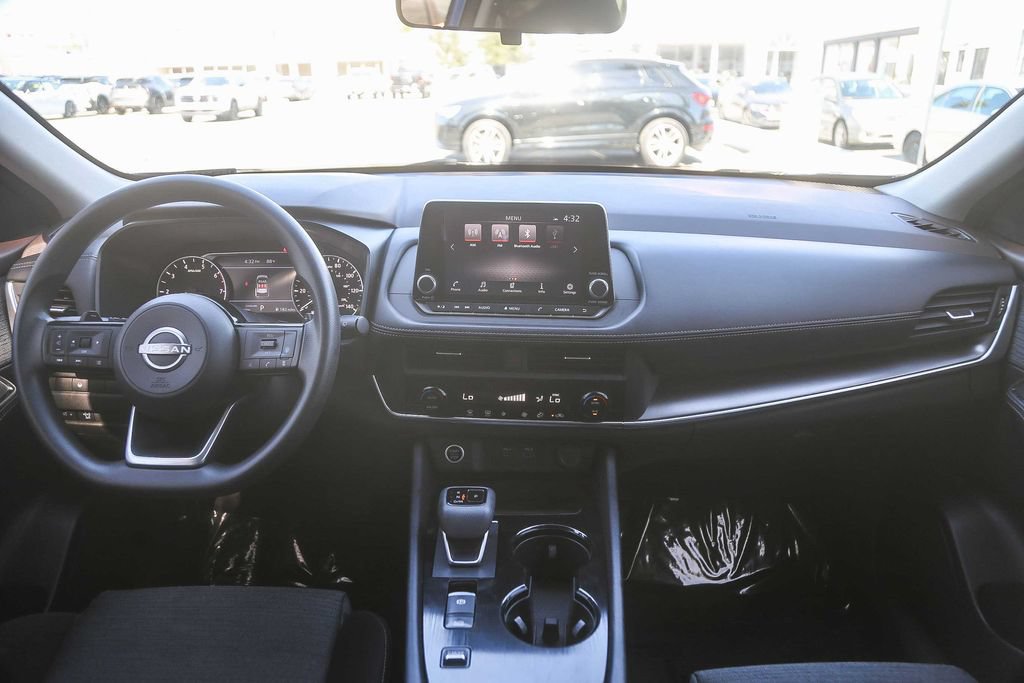 Used 2023 Nissan Rogue SV FWD image 11