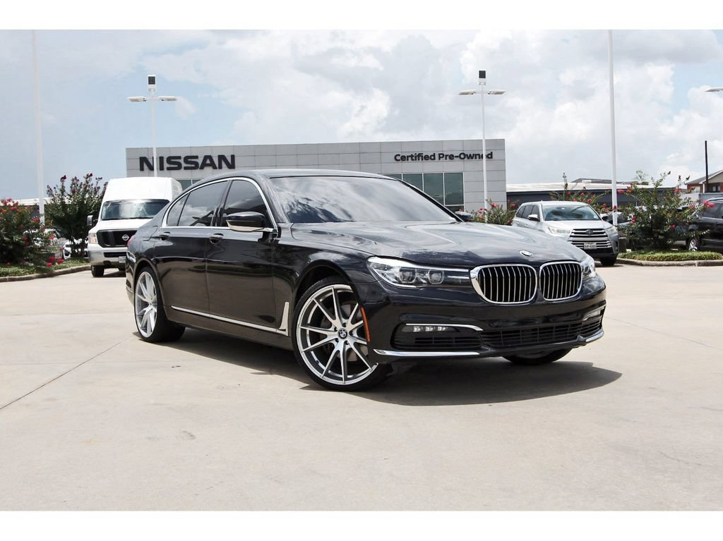 Used 2017 BMW 740i xDrive AWD/4WD video 1
