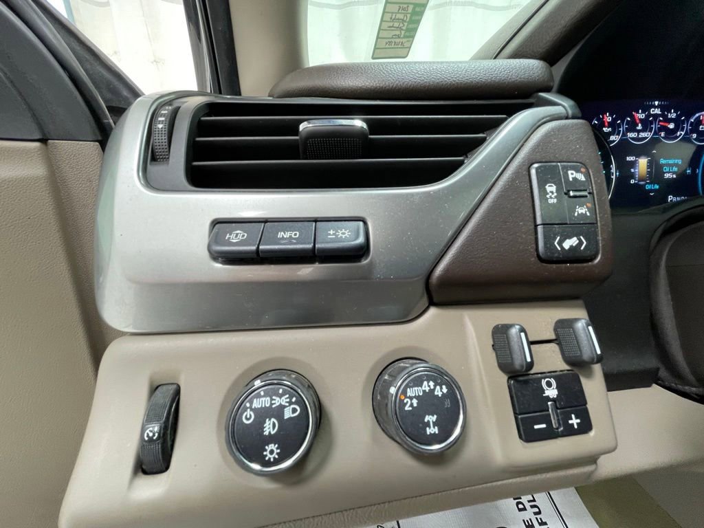 Used 2018 Chevrolet Suburban Premier AWD/4WD image 18