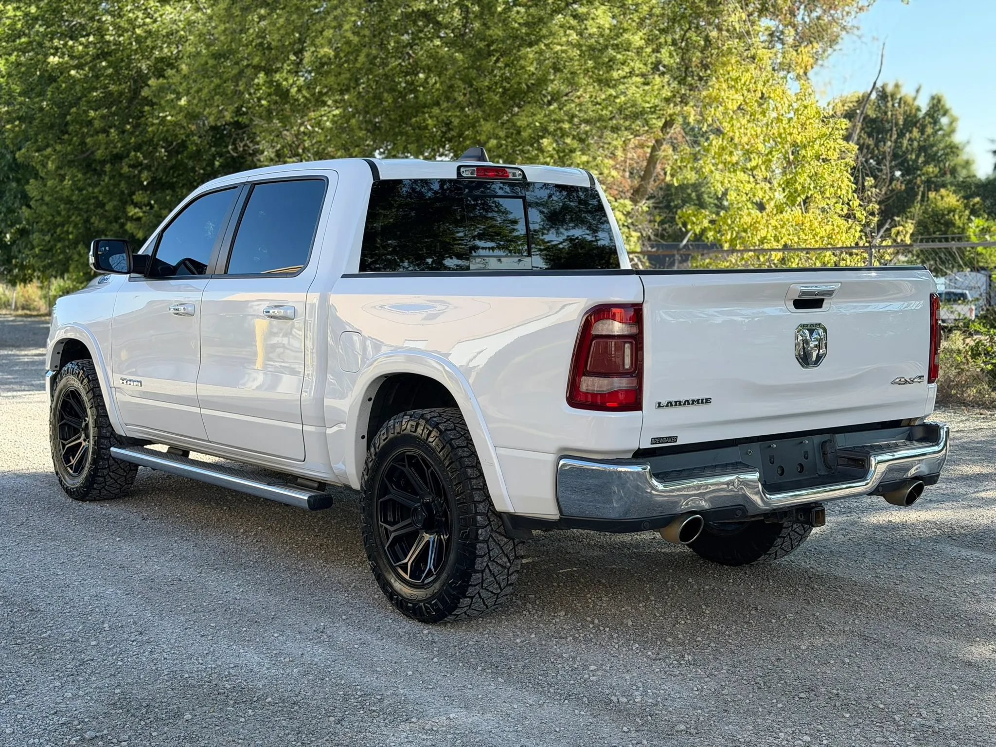Used 2019 RAM 1500 Laramie AWD/4WD image 7