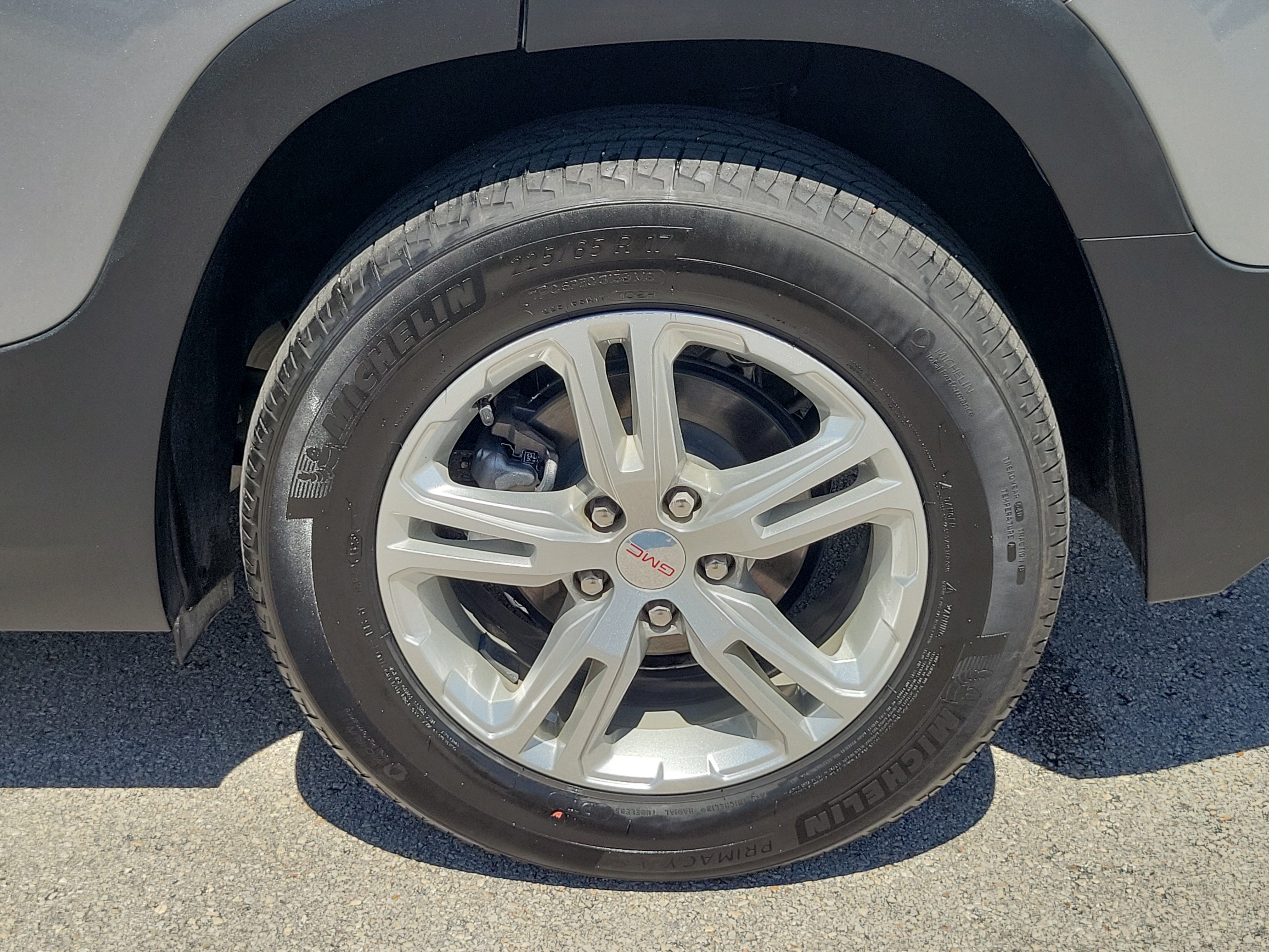 Used 2024 GMC Terrain SLE w/ Driver Convenience Package FWD image 26