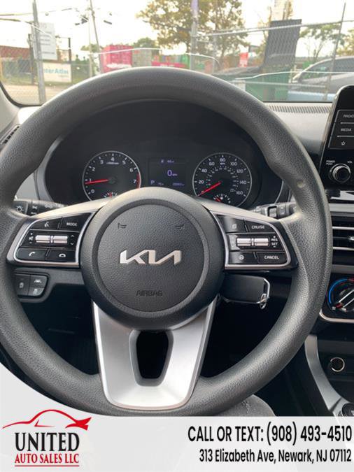 Used 2023 Kia Seltos LX image 14