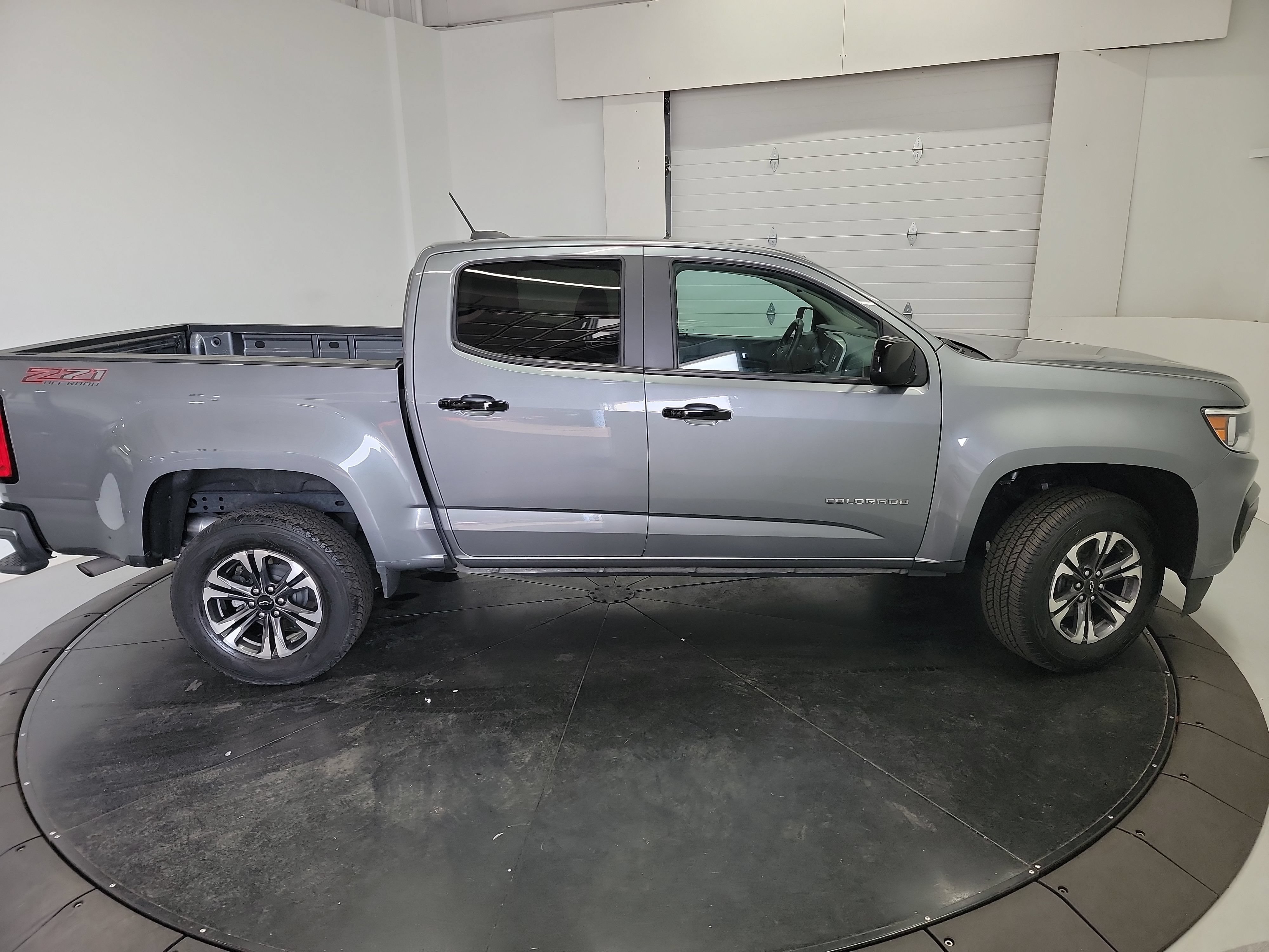 Used 2022 Chevrolet Colorado Z71 AWD/4WD image 11