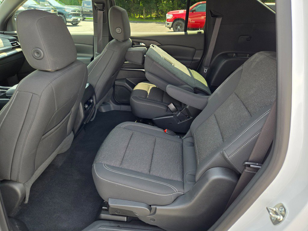 Certified 2025 Chevrolet Traverse LT image 17
