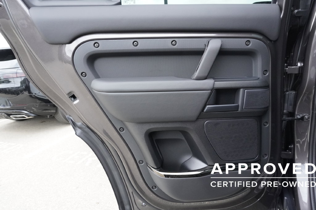 Used 2026 Land Rover Defender 110 OCTA AWD/4WD image 28