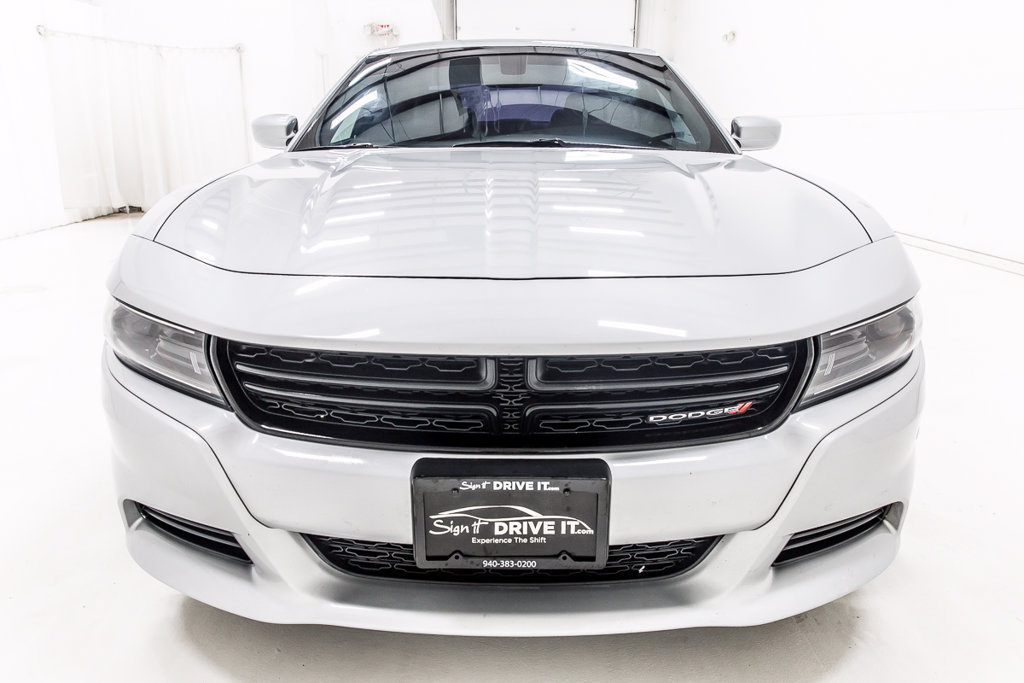 Used 2022 Dodge Charger SXT w/ Leather Interior Group RWD image 11