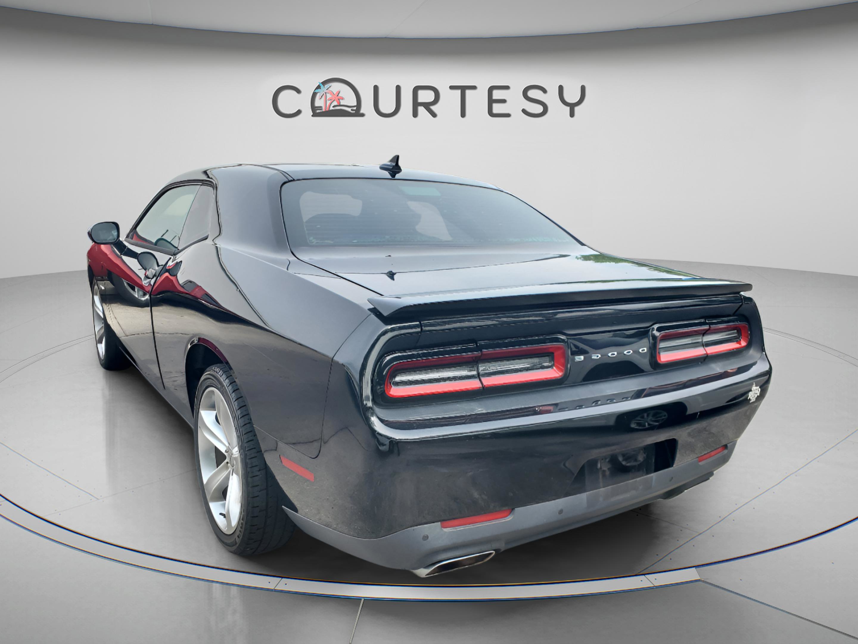 Used 2015 Dodge Challenger R/T w/ Quick Order Package 28B R/T RWD image 2