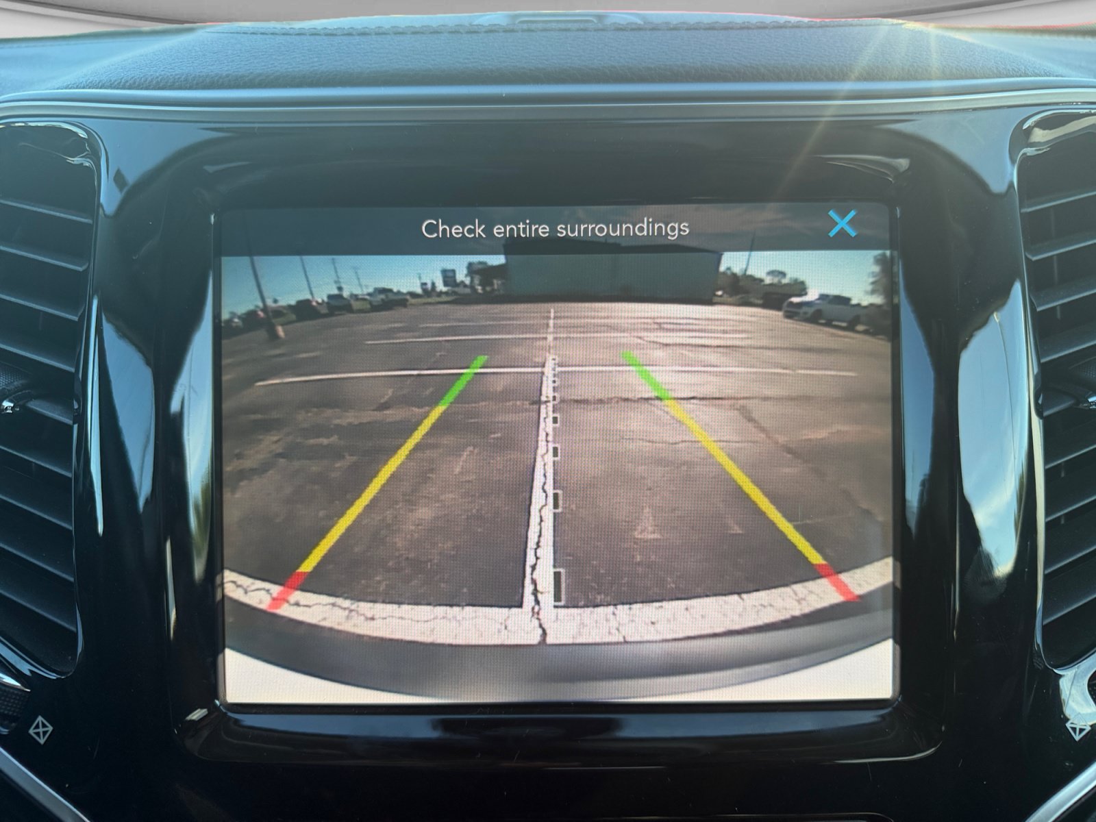 Used 2019 Jeep Cherokee Limited AWD/4WD image 11