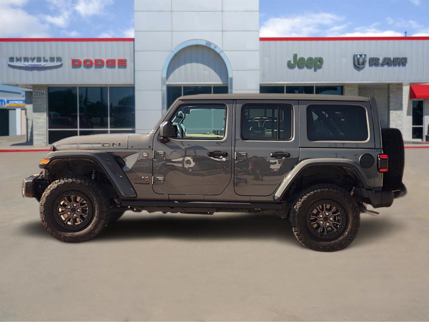 Used 2021 Jeep Wrangler Unlimited Rubicon w/ Trailer Tow Package AWD/4WD image 3
