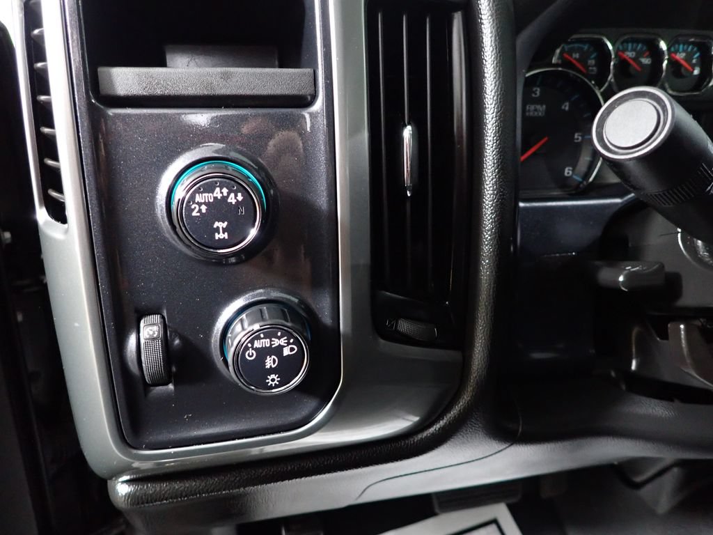 Used 2018 Chevrolet Silverado 1500 LT w/ All Star Edition AWD/4WD image 24