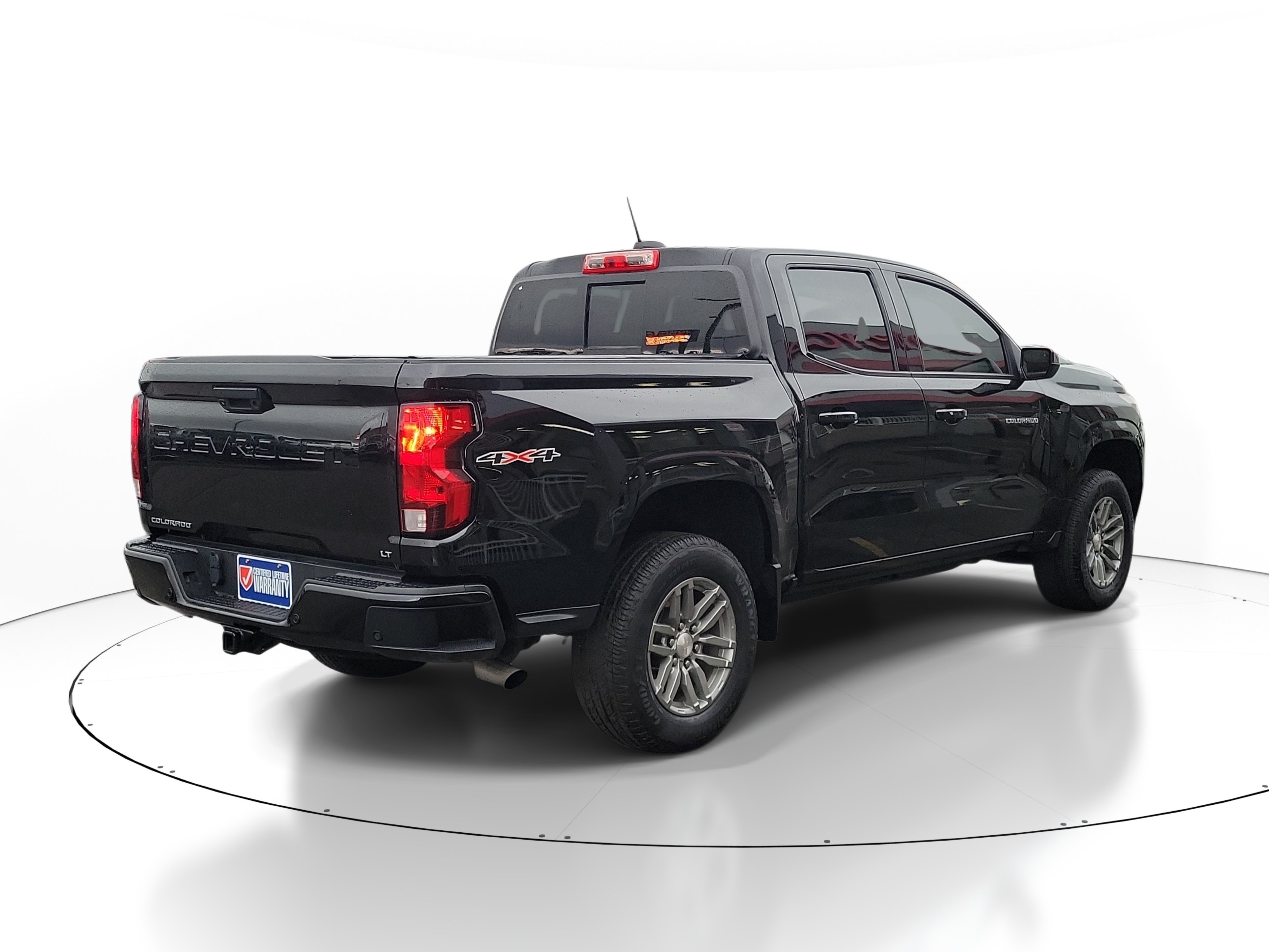 Used 2023 Chevrolet Colorado LT w/ LT Convenience Package II AWD/4WD image 4