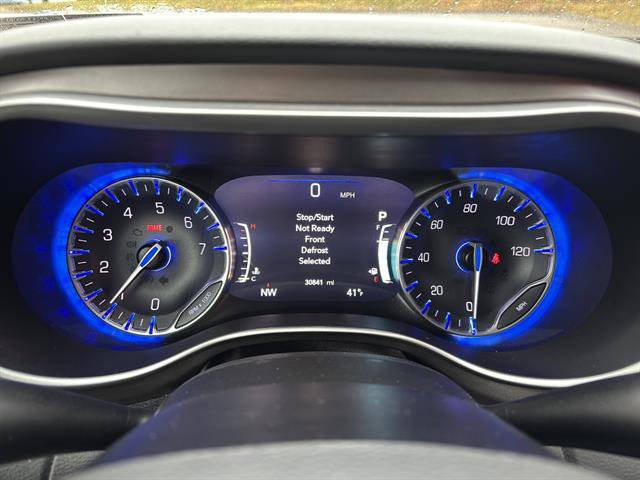 Used 2020 Chrysler Pacifica Touring-L Plus w/ Advanced Safetytec Group FWD image 25