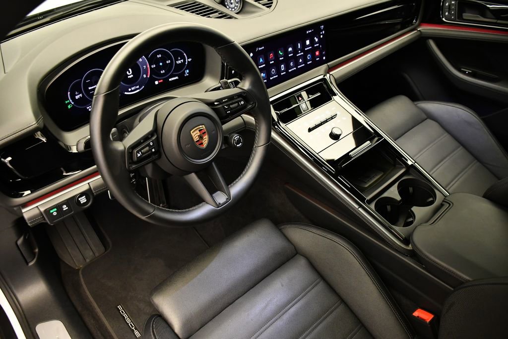 Certified 2024 Porsche Panamera 4 image 4