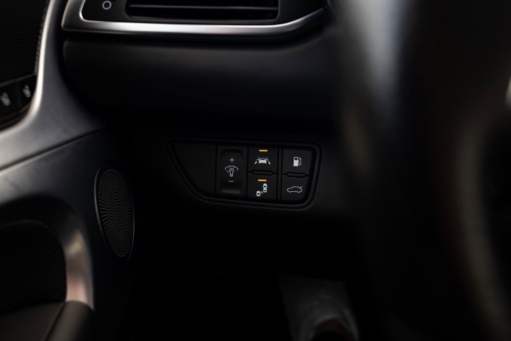 Used 2021 Genesis G70 2.0T w/ Elite Package image 13