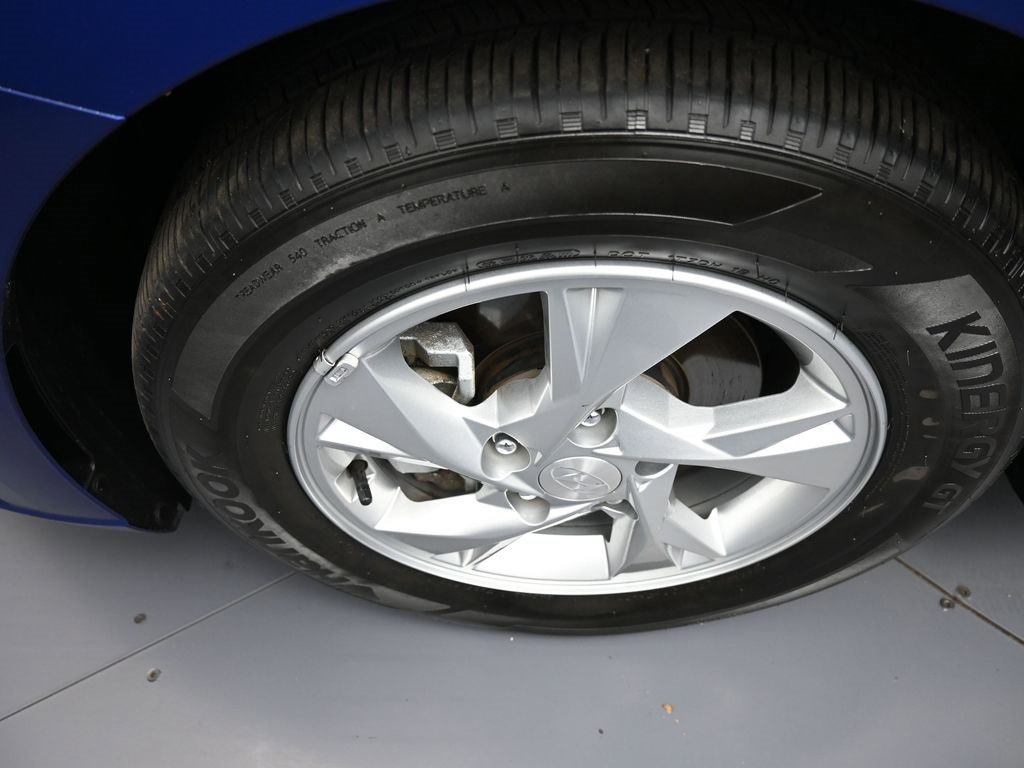 Certified 2023 Hyundai Elantra SE w/ Cargo Package image 14