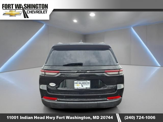 Used 2023 Jeep Grand Cherokee Limited w/ Black Appearance Package AWD/4WD image 4