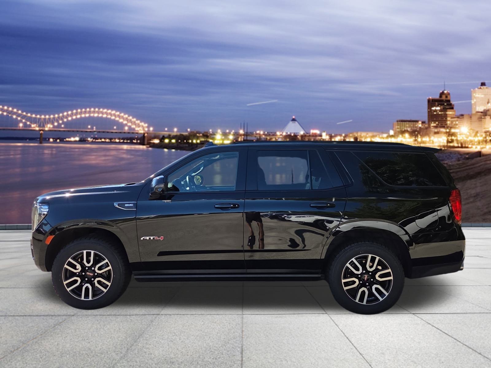 Used 2023 GMC Yukon AT4 w/ AT4 Premium Package image 2