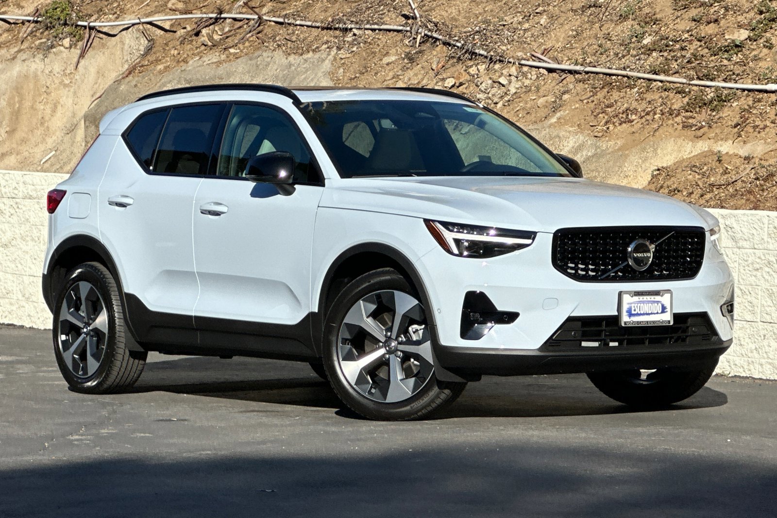 New 2026 Volvo XC40 B5 Plus w/ Protection Package Premier image 2