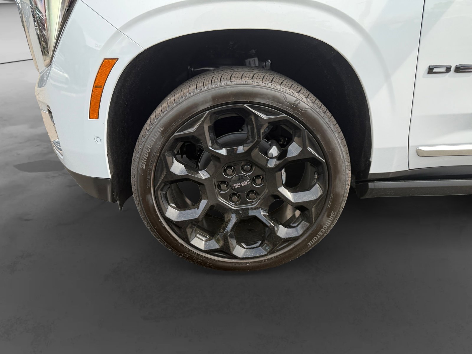 New 2026 GMC Yukon XL Denali w/ Denali Reserve Package image 9