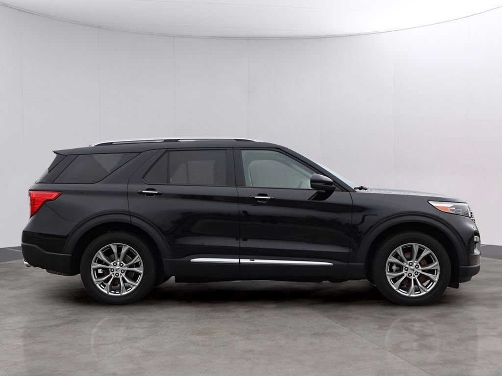 Used 2022 Ford Explorer Limited w/ Equipment Group 301A AWD/4WD image 4
