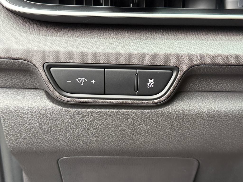 New 2026 Kia Carnival EX FWD image 23
