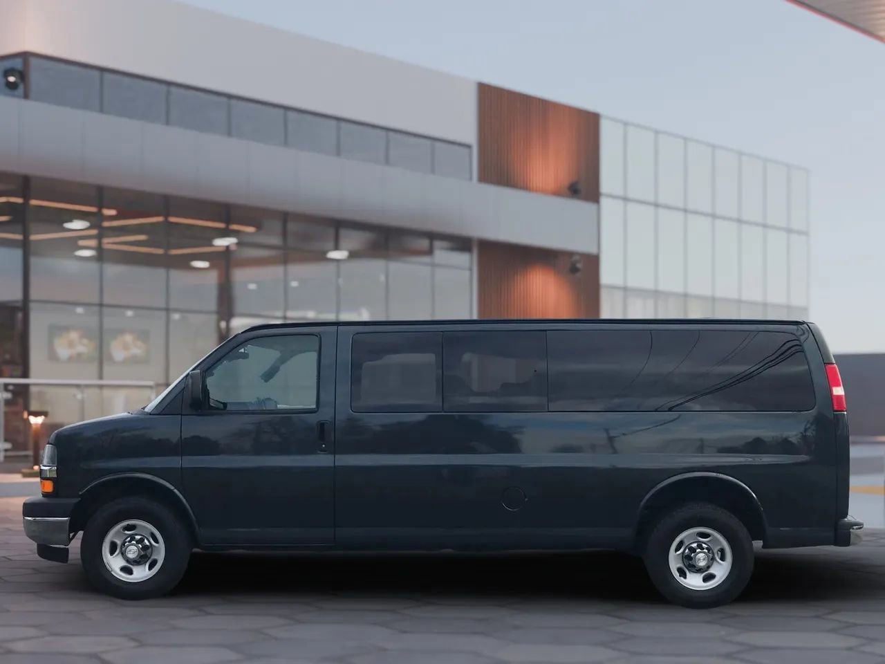 Used 2017 Chevrolet Express 3500 LT w/ LT Preferred Equipment Group image 7