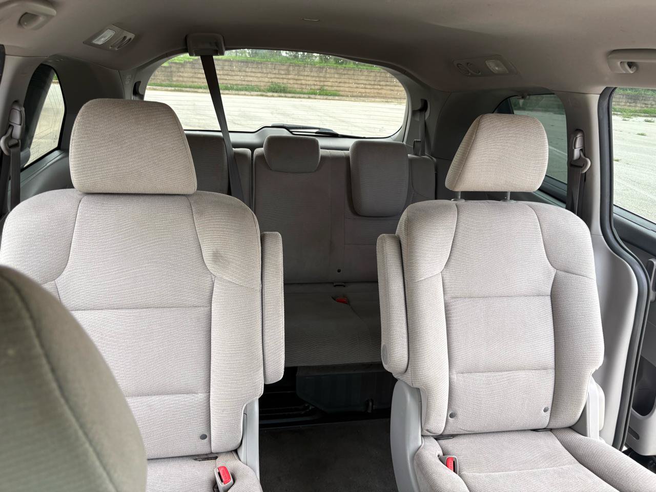 Used 2011 Honda Odyssey LX image 32