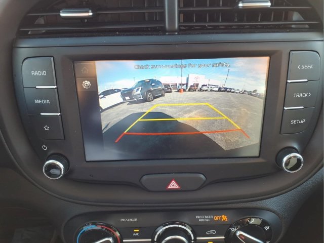 Used 2025 Kia Soul LX w/ LX Technology Package FWD image 23