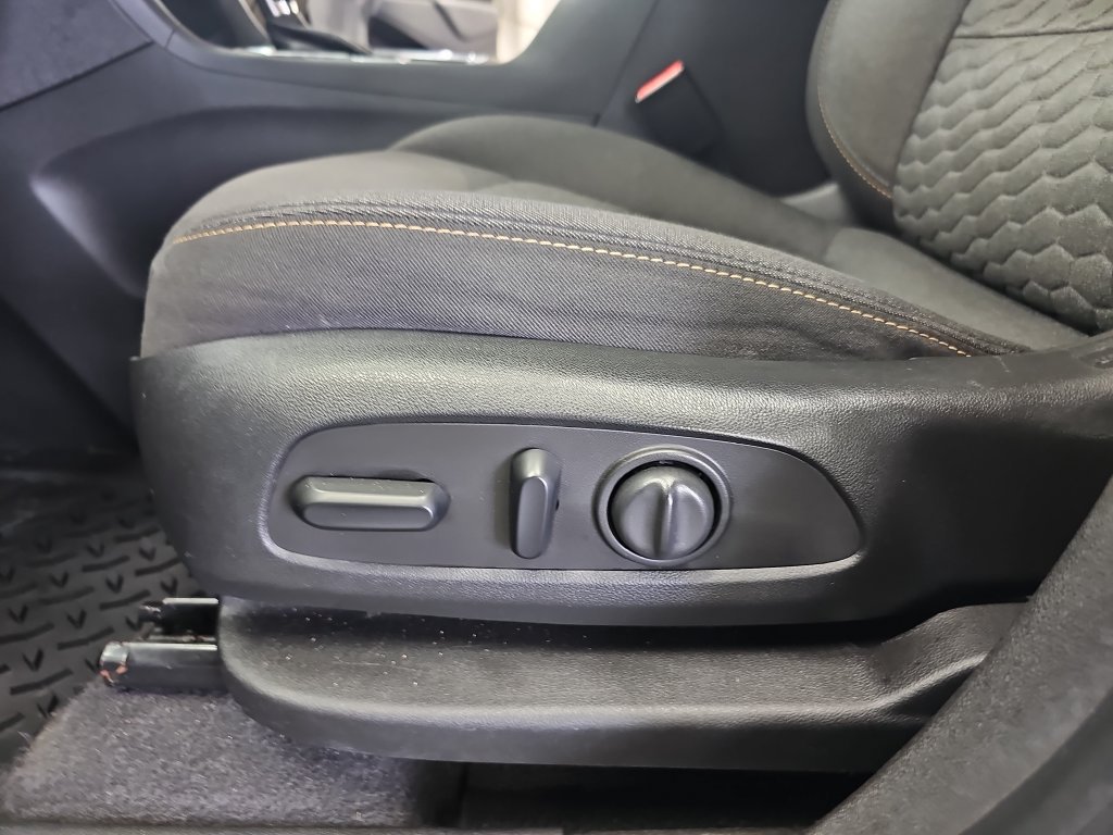 Used 2020 Chevrolet Equinox LT AWD/4WD image 28