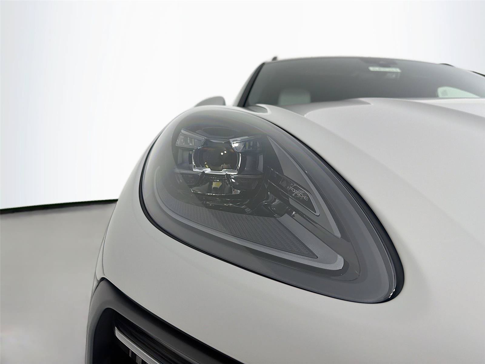 New 2026 Porsche Macan S AWD/4WD image 31