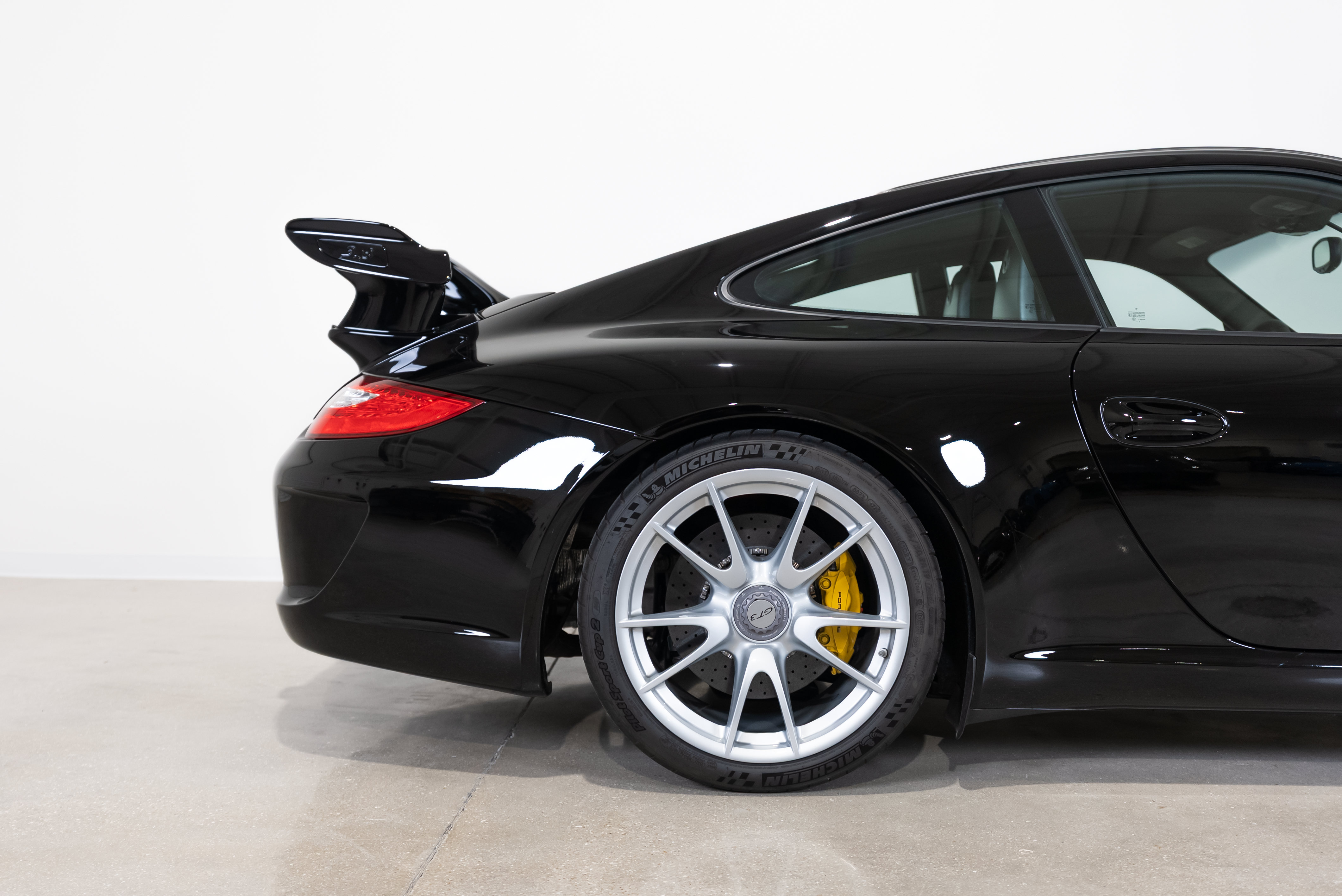 Used 2010 Porsche 911 GT3 RWD image 24