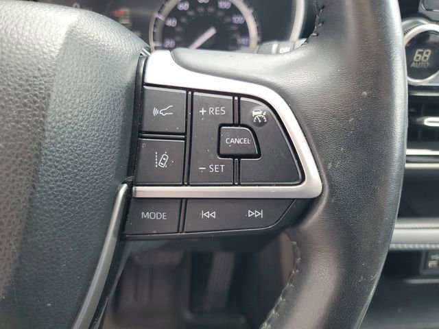 Used 2022 Toyota Highlander XLE FWD image 21