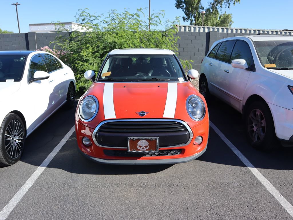Used 2019 MINI Cooper 4-Door Hardtop FWD image 2