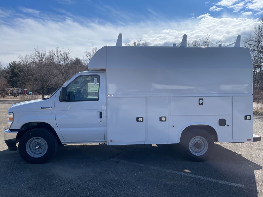 New 2026 Ford E-350 and Econoline 350 Super Duty w/ Power Equipment Group RWD image 2