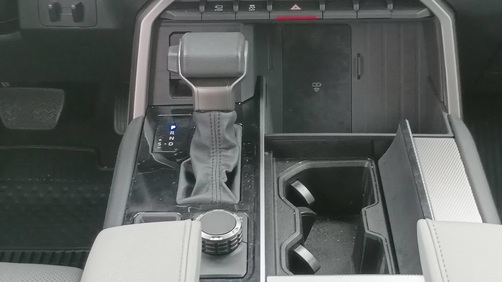 Used 2025 Toyota Sequoia Limited AWD/4WD image 25