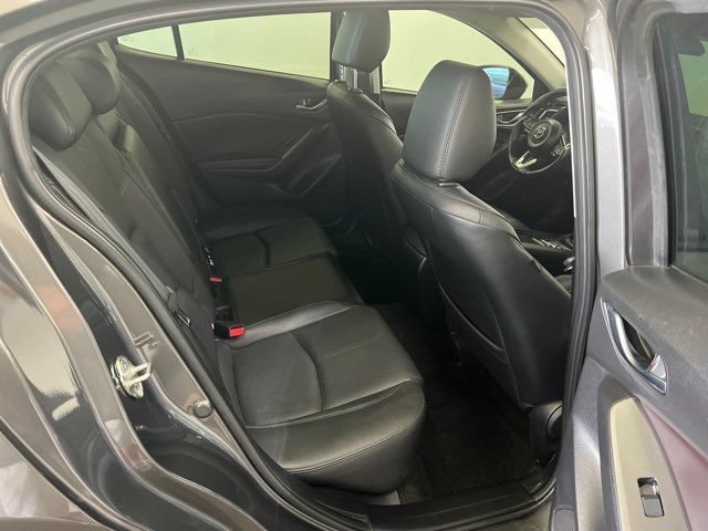 Used 2018 MAZDA MAZDA3 Grand Touring w/ Premium Equipment Package FWD image 11