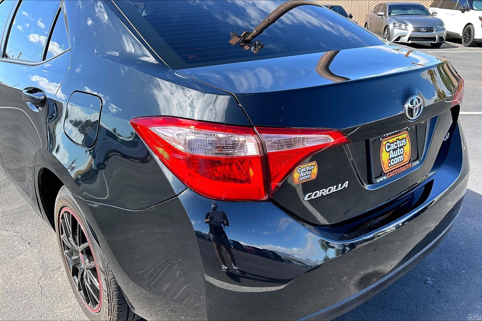 Used 2019 Toyota Corolla LE FWD image 32
