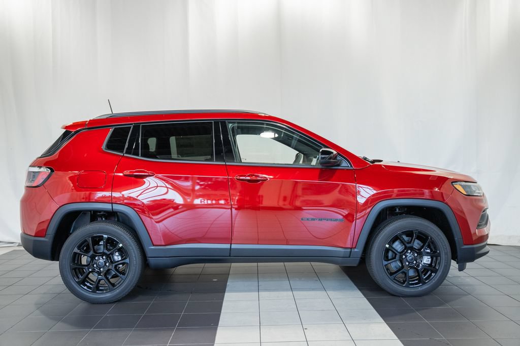 New 2026 Jeep Compass Latitude AWD/4WD image 3