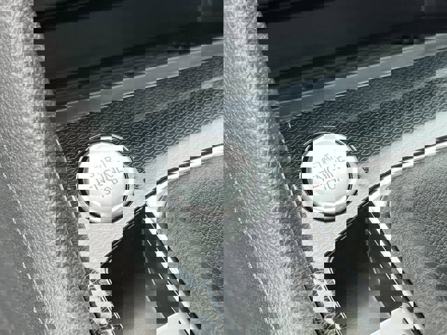 New 2025 Volkswagen Taos SE image 24