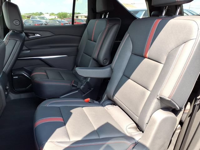 Used 2026 Chevrolet Traverse RS FWD image 15