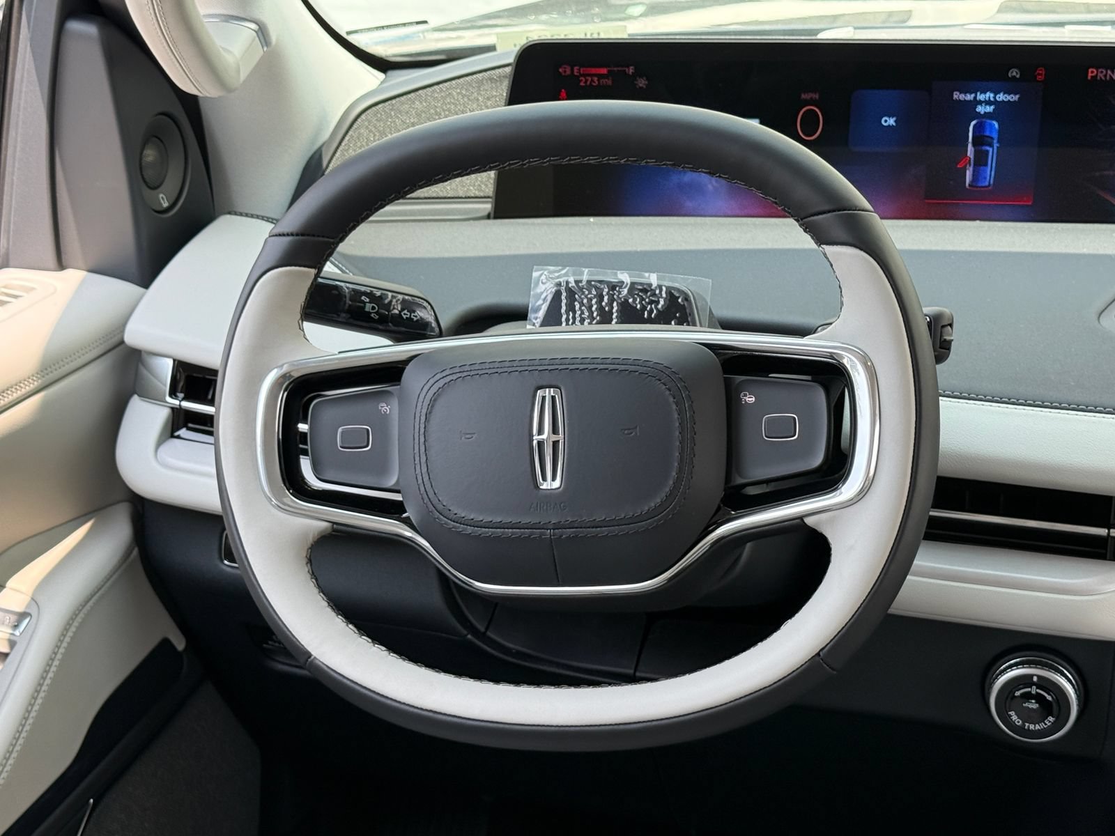 New 2026 Lincoln Navigator L Reserve AWD/4WD image 24