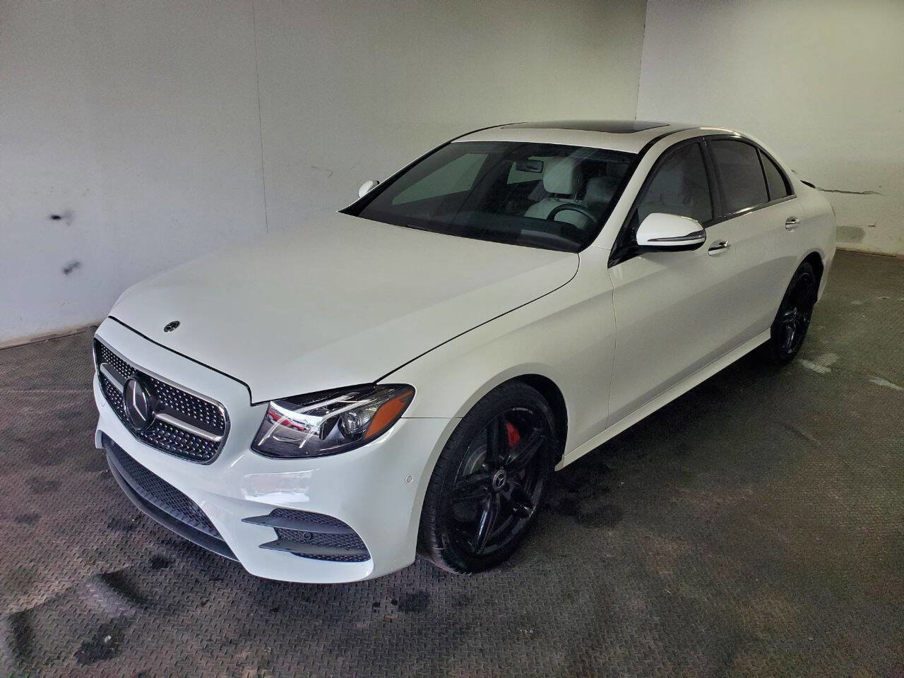 Used 2017 Mercedes-Benz E 300 4MATIC image 1