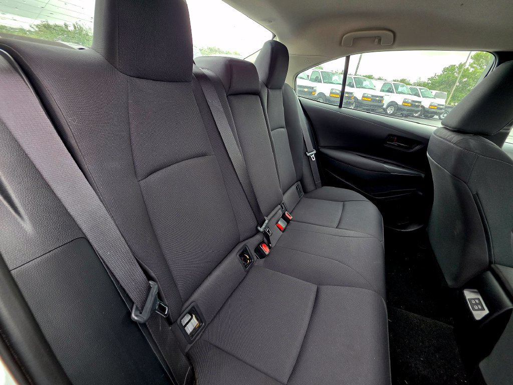 Used 2025 Toyota Corolla LE FWD image 35