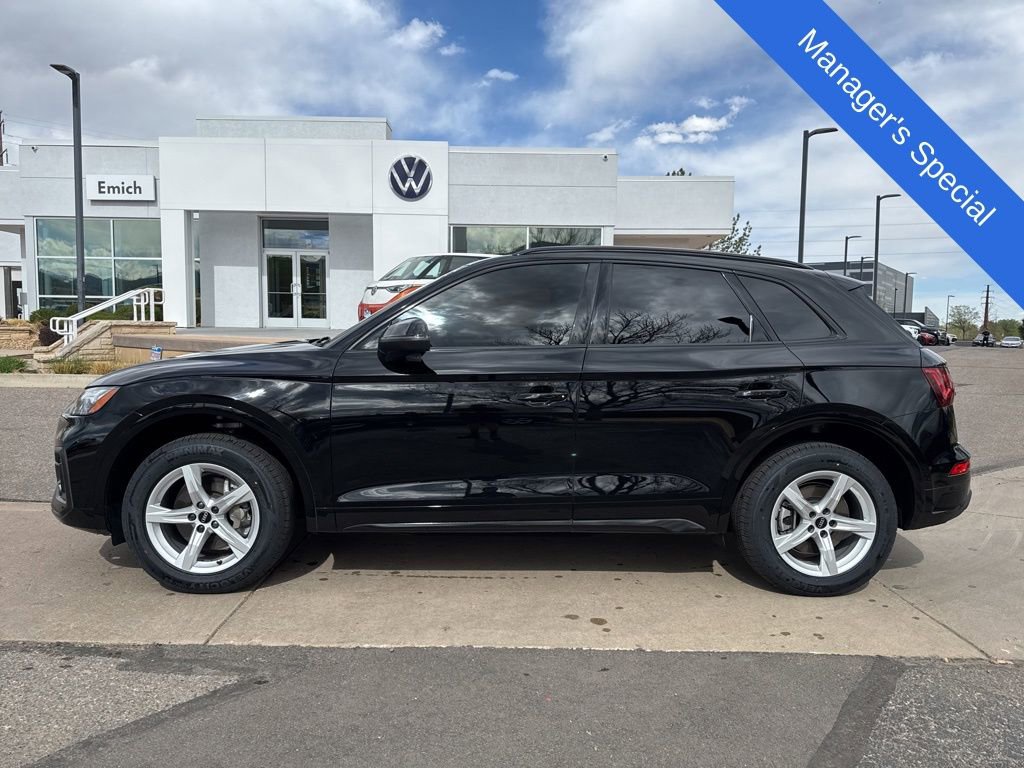 Used 2023 Audi Q5 2.0T Premium w/ Convenience Package AWD/4WD image 2